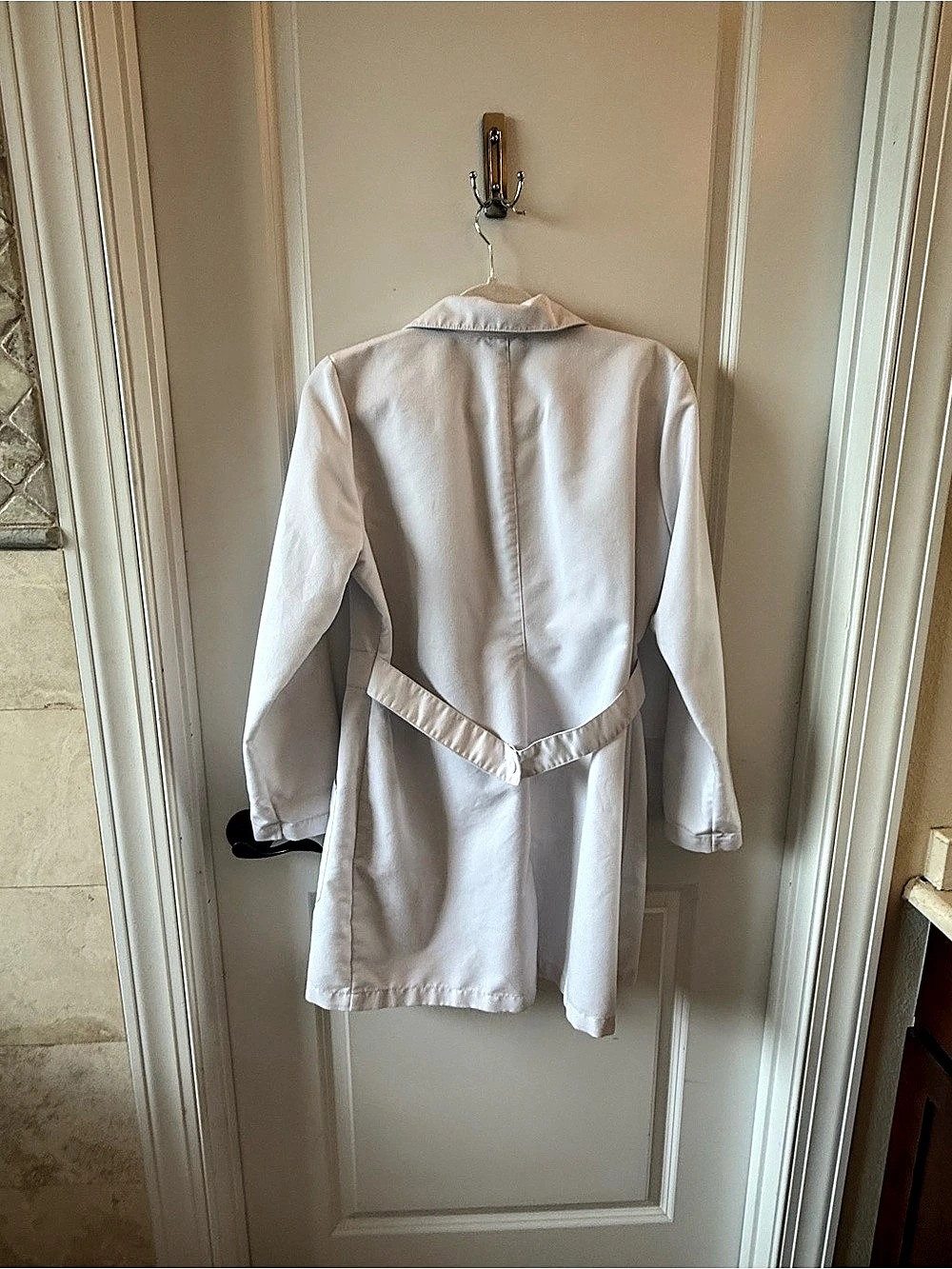 Grey's Anatomy by Barco Hannah Lab Coat White Size Medium - Picture 3 of 4